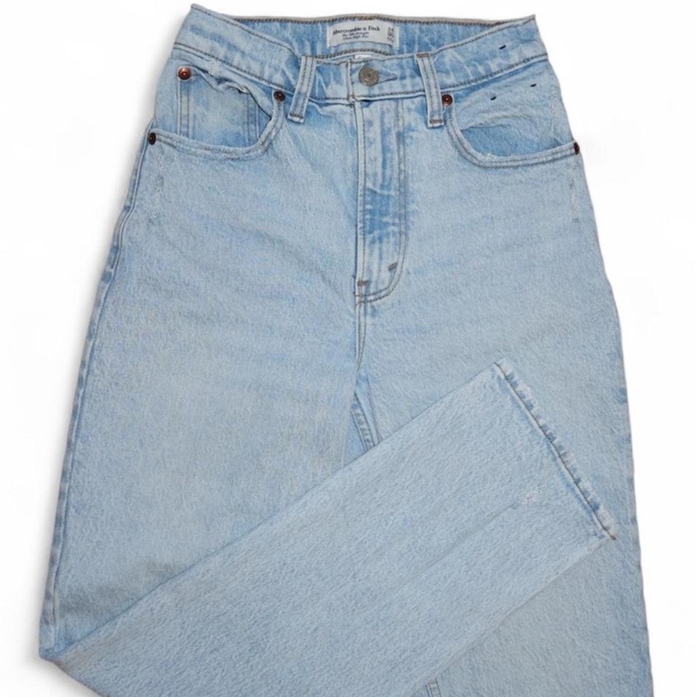 Abercrombie & Fitch Curve Love Ultra High Rise 90s Straight Jean